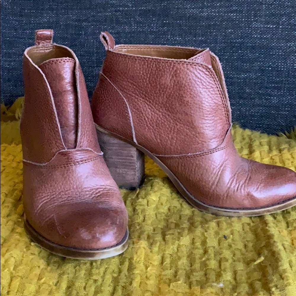 Lucky brand ankle boot